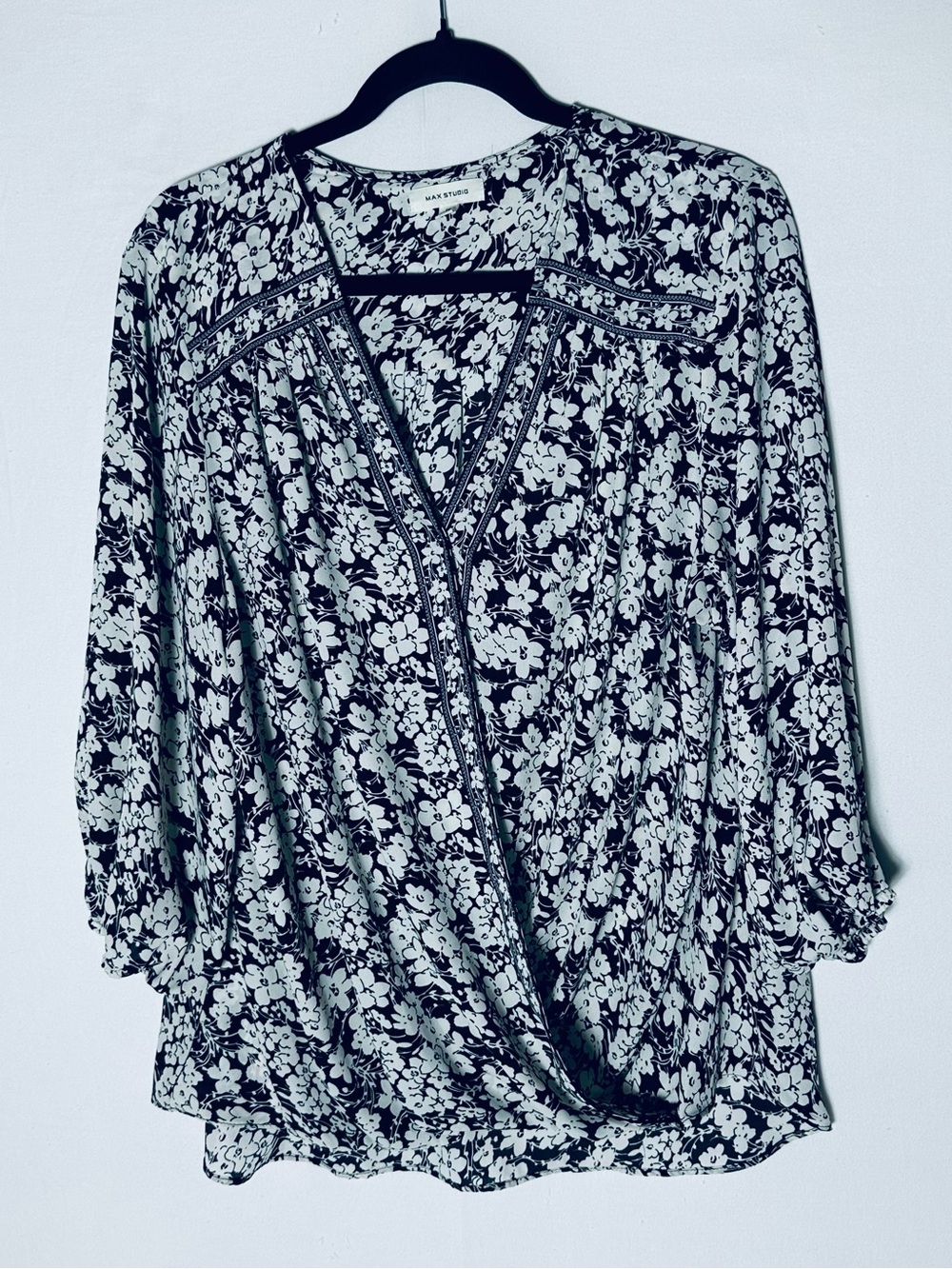 Max Studio Black White Floral Faux Wrap Blouse Plus Size 1X Boho Surplice Top